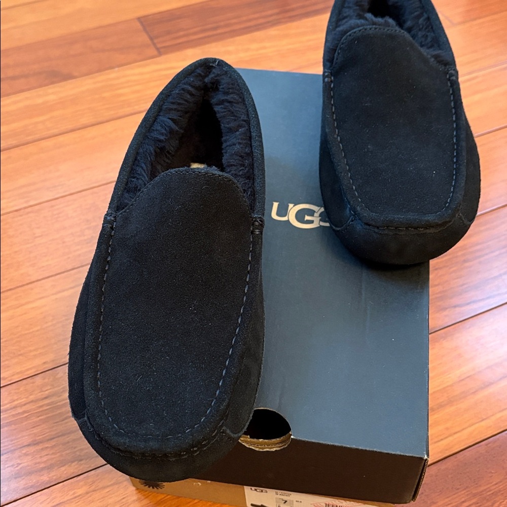 UGG ladies  Black Moccasin Slippers
